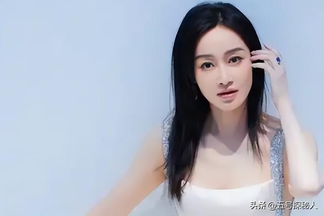 私生活混乱？被传是陈坤儿子生母，从央视离职的她	，如今怎么样了