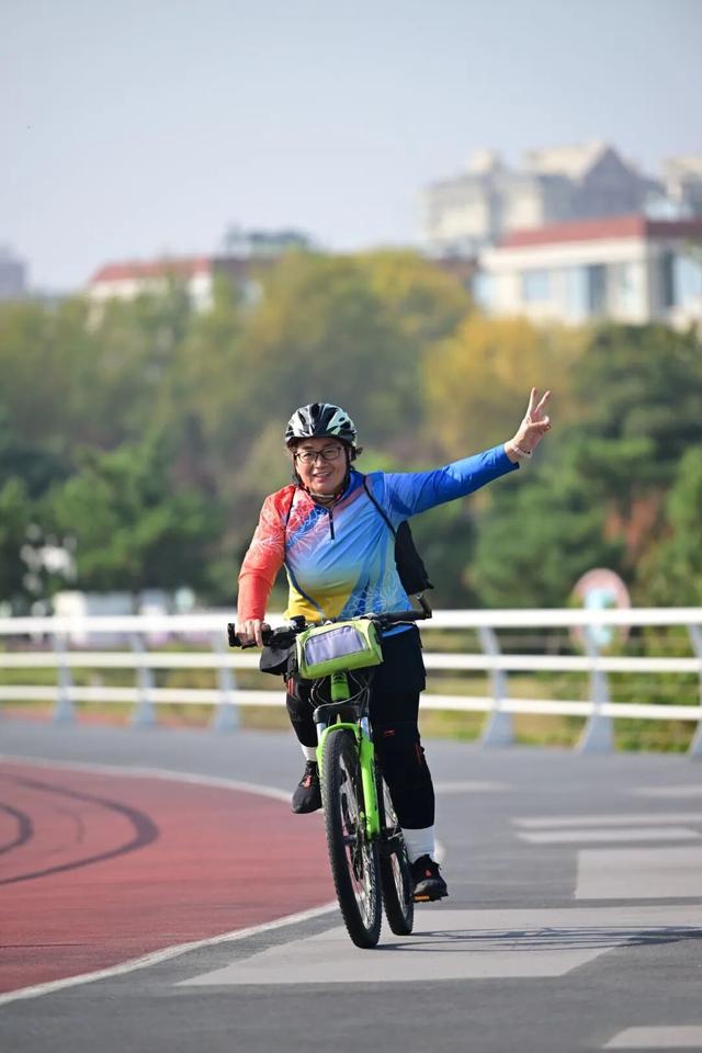 今天，骑遇日照，出发！他们共赴最美秋日！