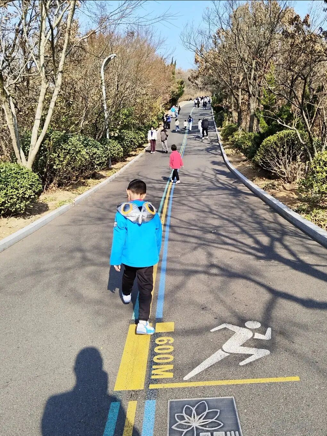 烟台人心中的“吉祥山”，山顶的凤凰阁开放了