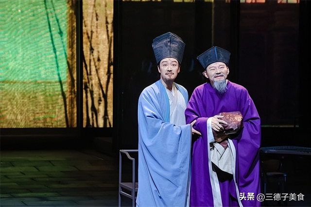 离春节不到2月	，52岁辛柏青高调传出喜讯，朱媛媛终于可以放心了