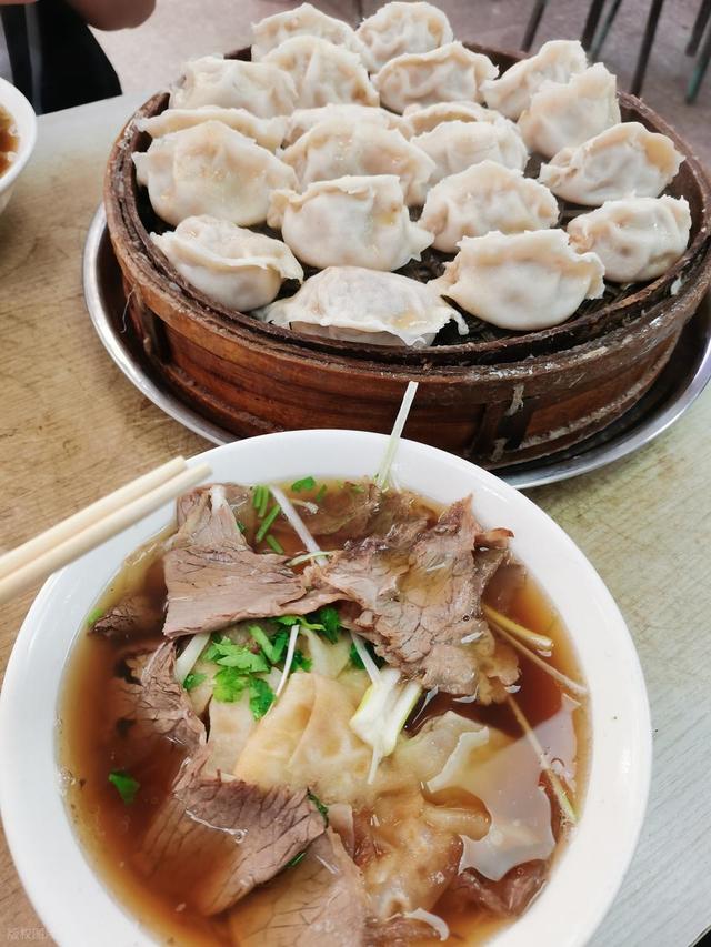 这座火车拉来的牛肉板面城，大多人都没怎么玩过