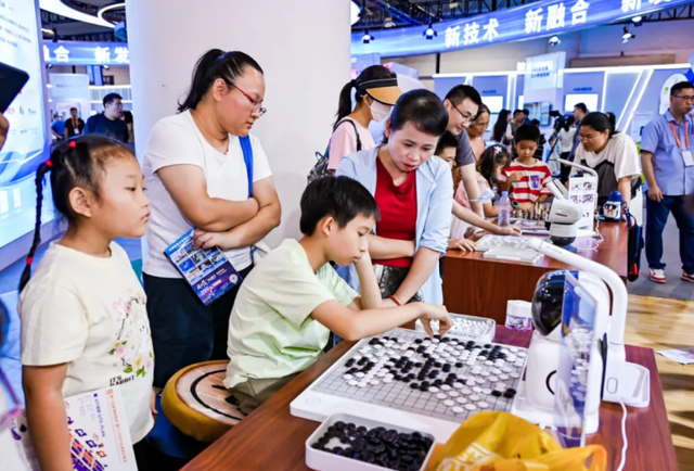 明日开幕！好玩好看好吃、免费逛展赢好礼！文博会最全玩透攻略→