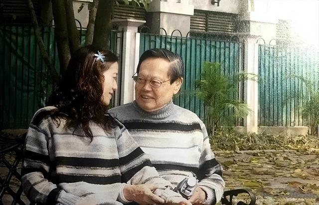 杨振宁妻子翁帆自白：为了丈夫的身体，我16年来都是早睡早起