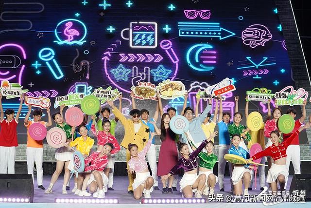 偏关：非遗之夜让长城“开口讲故事”