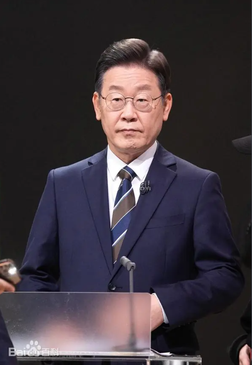 收到中方访华邀请后，特朗普敲定外访行程，改道先去这个国家