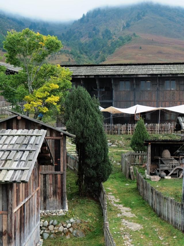 四川的这座小城简直太美了，我游了5大美景，来了根本不想回家。