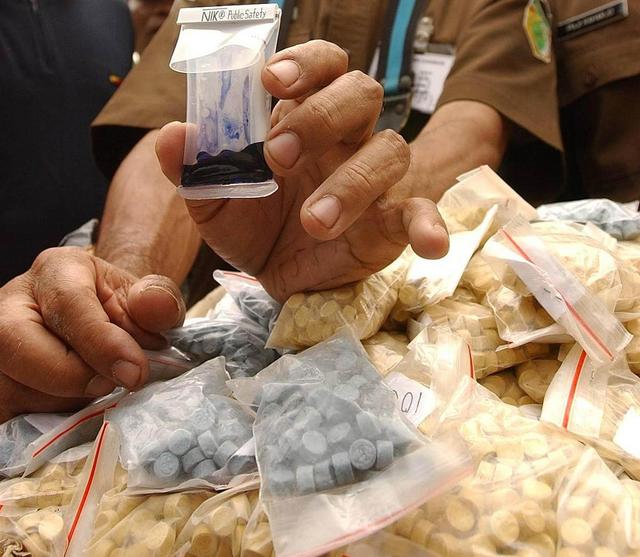 华人毒枭落网！年赚11亿，迎娶墨西哥美女老婆，背后黑幕触目惊心