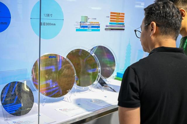 震惊！荷兰强接安世，中国反手一招！几分钱芯片撕开中欧制造真相