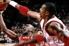 奥拉朱旺3830记盖帽记录有多难打破？20余年无人企及 现役1人有戏图片