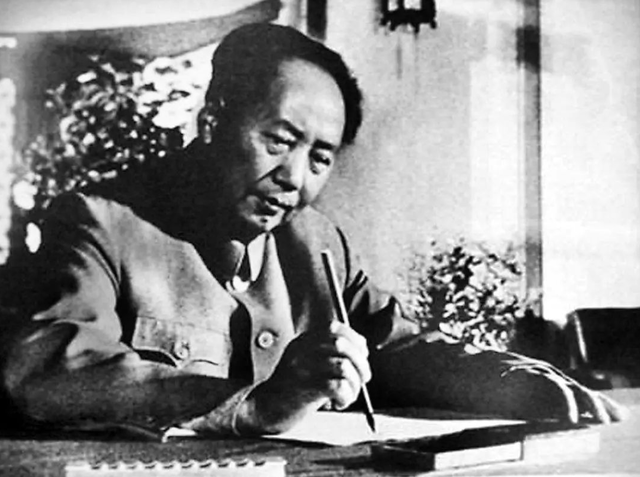 古人指出北平建都有巨大弊端，毛主席也犹豫，一高人帮他下定决心