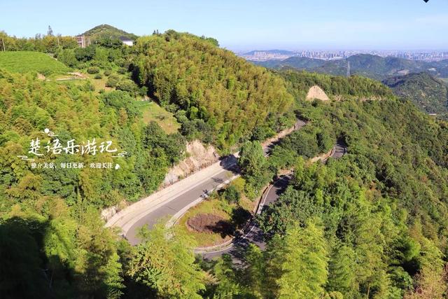 浙江宁波的历史文化名村，有第一高山村之誉，是看星空及露营胜地