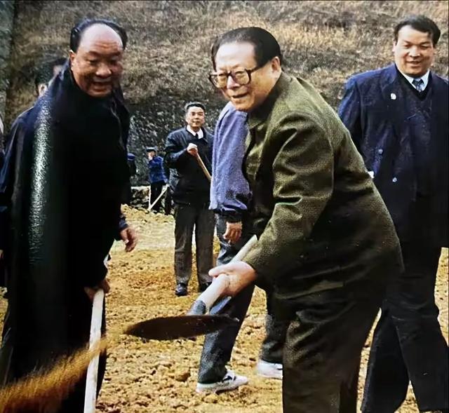 他是原陕西省委书记，曾为陕西争取了155亿专项资金，活到了91岁