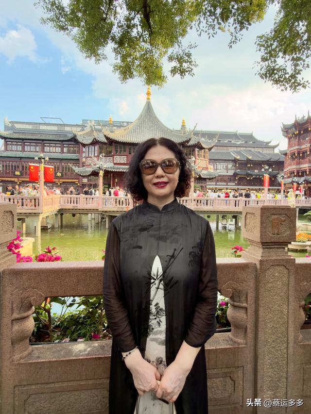 中秋逛豫园，月满人团圆