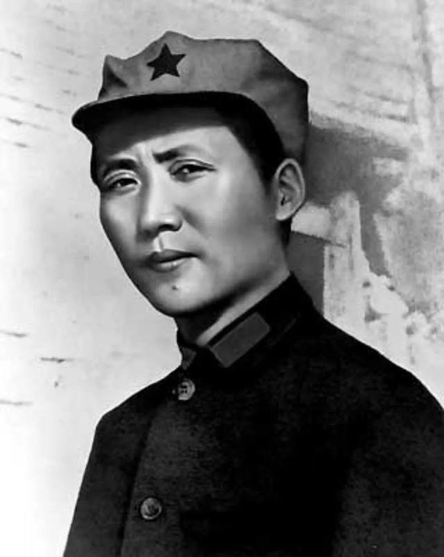 毛主席一生不进故宫，终生再未回延安？周总理的一句话道出实情！