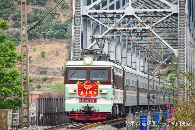 彝路风情绿皮车“5633”：