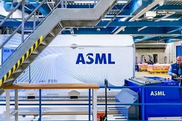 荷兰政府花200亿挽留无效！光刻机巨头ASML为何要从老家搬走？