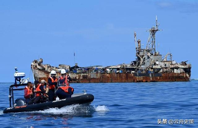 趴在中国仁爱礁9000多天的菲律宾军舰	，如今已经再也拖不走了！