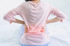 女性经常腰痛，可能与这5个原因有关！了解后，要做好预防和治疗图片