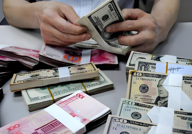 金砖出现杂音，印度开首枪后	，普京也不反美元，中国加速增持黄金