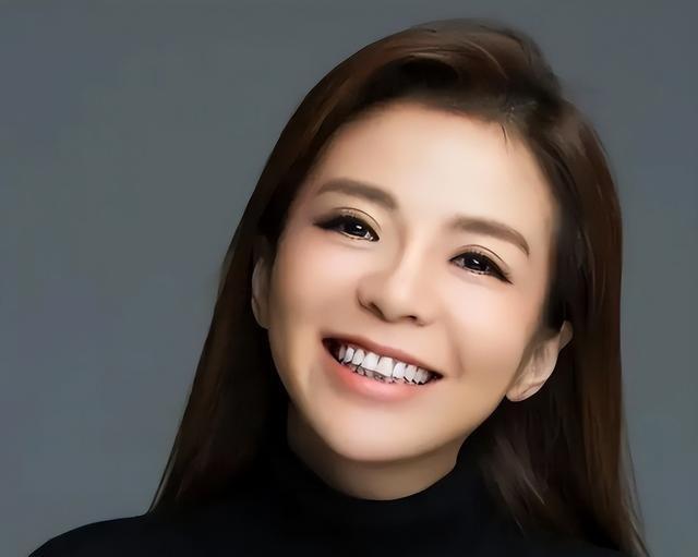 落地的凤凰不如鸡！52岁重病缠身的朱迅，给内娱的女星们提了个醒