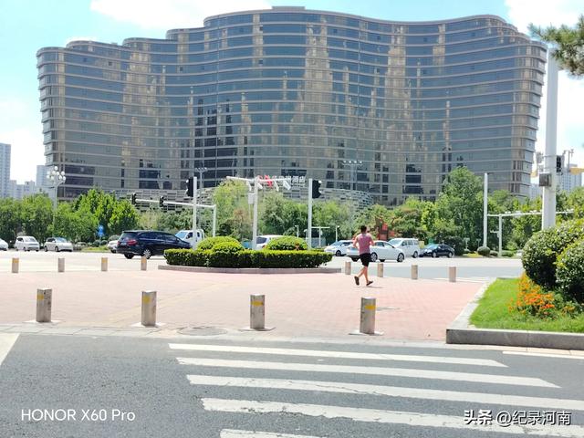 三线城市商丘市中心城区第一个也是唯一个五星级酒店信华建国酒店