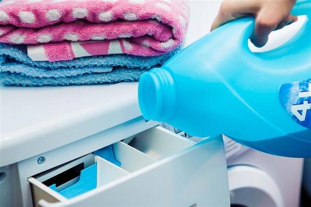 央视曝光4种“致癌日用品”，家里千万别囤！越囤全家身体越差！