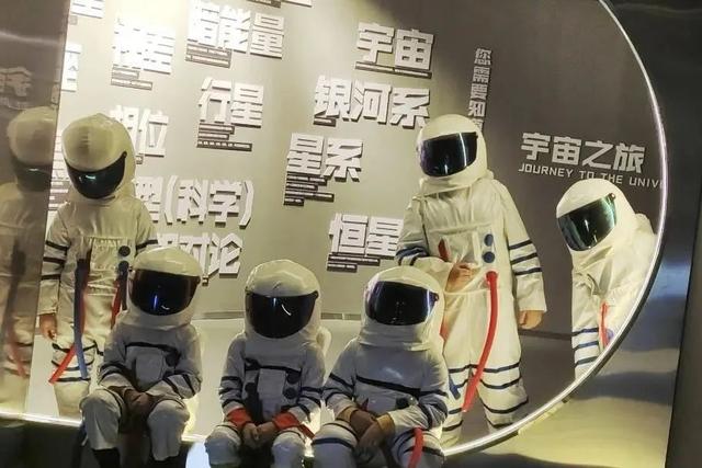 陨石馆“摘星”、卡丁车场赛车……新疆高速藏着这些亲子惊喜驿站