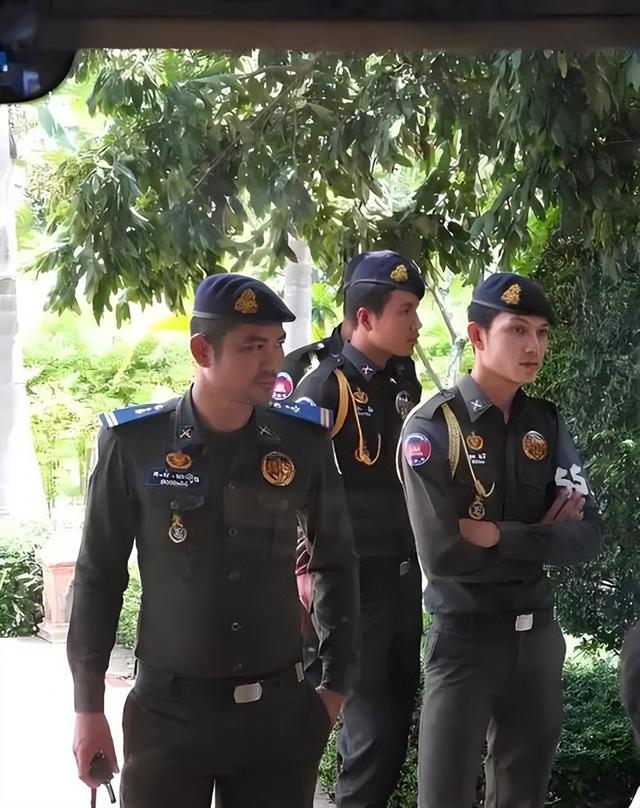 泰国发达旅游业的灰色产业链，深受白人“乞丐”欢迎