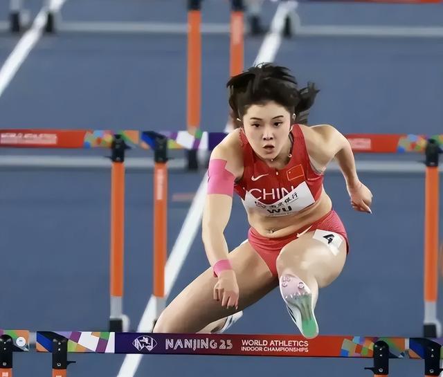 体坛格局要变？吴艳妮创造历史，里子面子都赢了，走上谷爱凌老路