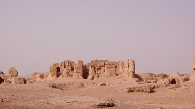 40度的吐鲁番，火焰山竟然是国内葡萄盛产区，500多个品种