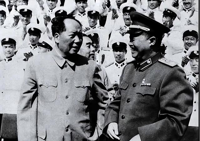 毛主席对尼泊尔首相说：你想把珠峰全部划归贵国？还有更好的办法