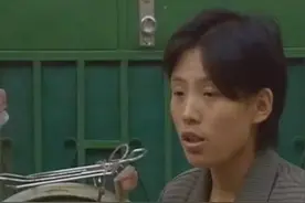 宪法宣传周：女孩被顶替入学资格后摆摊为生，终靠宪法获胜诉图片