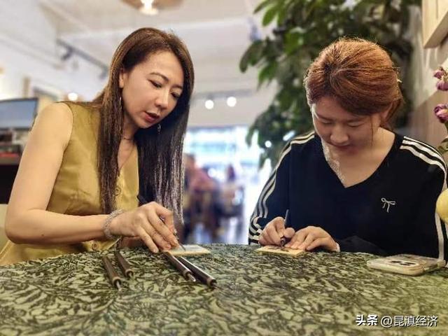 喝咖啡、品古树茶、体验绝版木刻……云南隐逸文旅在昆明打造城市新型文化空间