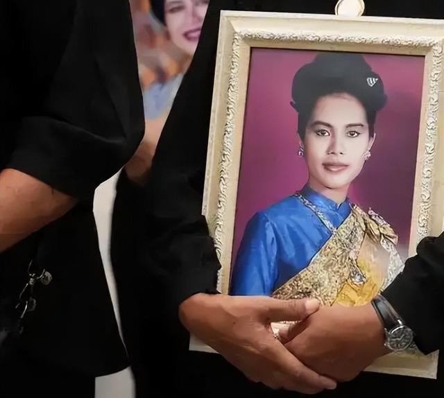 泰国“国母”逝世！一年的官方哀悼？想去旅游，这些指南一定要看