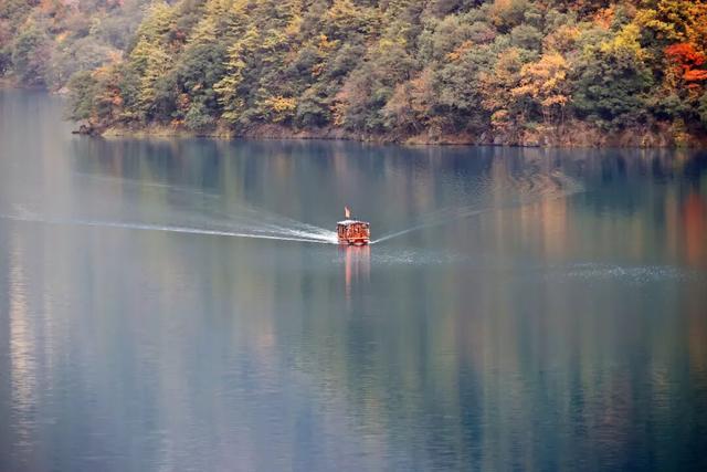 天池「初妆」，素颜静好