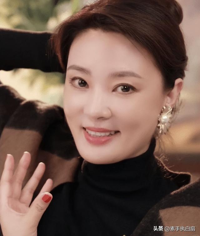 央视最惨女主持：男友被判死缓，丈夫惨死狱中，如今48岁依旧单身