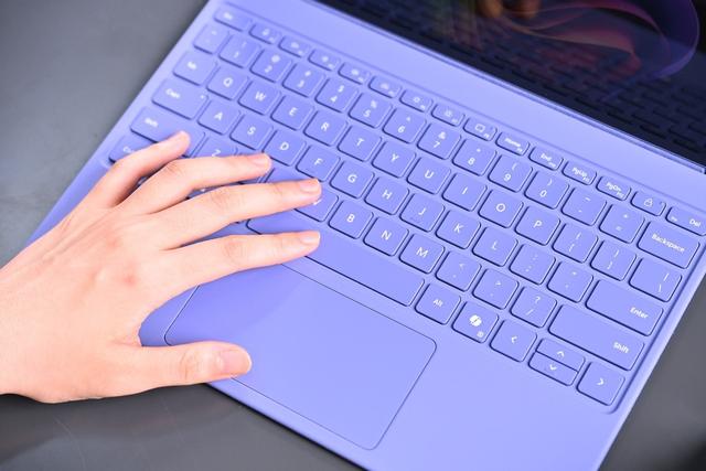 平衡便携与性能 Microsoft Surface Pro 12测评