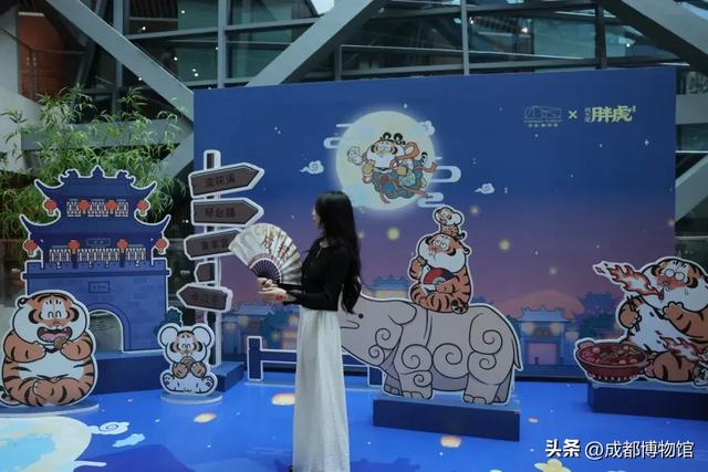 中秋丨不只是赏月!来成都博物馆学妆造、观皮影、做花灯……玩出新花样