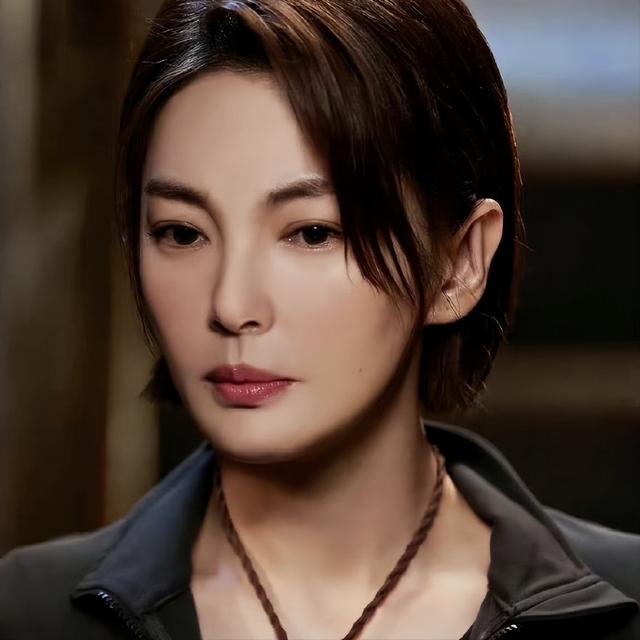 张雨绮越扒越有！代孕只是冰山一角	，38岁的她终为“荒唐”买了单