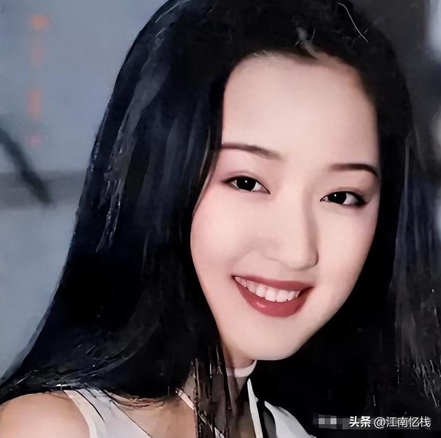 隐瞒了28年后	，杨钰莹终于坦白，如果当年接受毛宁，现在早已当妈