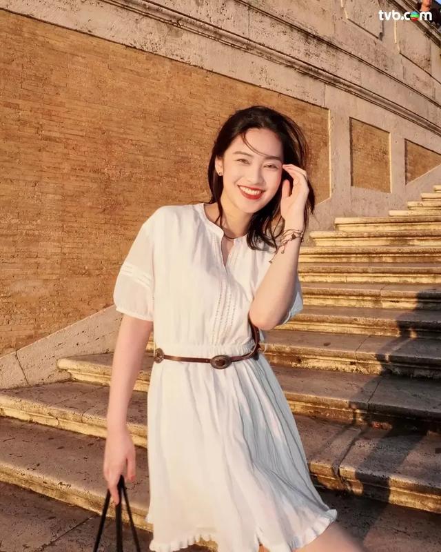 2025港姐14强出炉!身材一个比一个好,我看9号已现出“冠军相”