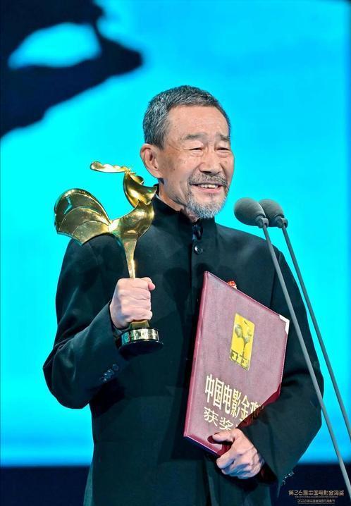 明明演技一般，却被捧成“老戏骨”，这12位演员终于现出原型了？