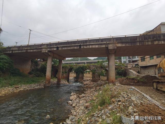 偏远乡野中寻找一个古寺遗址，探险一个深邃溶洞