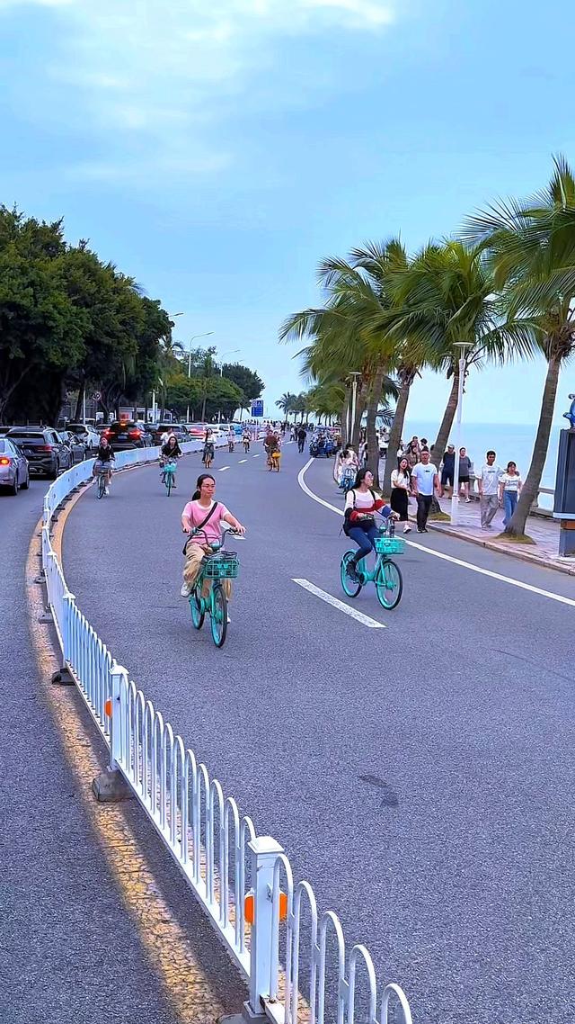 广东和海南两大最火海滨城市：珠海热度飙升硬刚三亚，实力太猛！