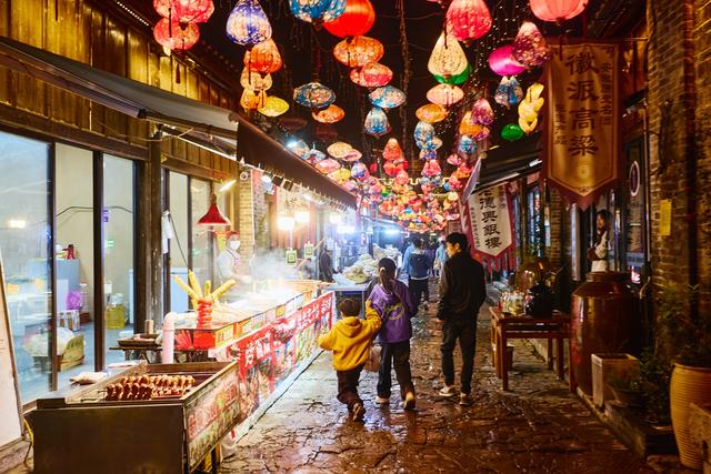 淮北有条石板街，安徽最具地标性的老街之一，载满了濉溪人的记忆