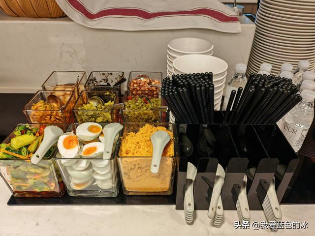 梅州这家酒店深夜粥到种类不少，做得真棒！