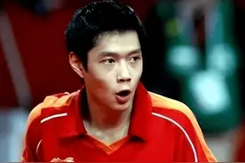 赛场惊现“反差萌” 莎莎退场吃香蕉，昔日“刺头”变身贴心保姆图片