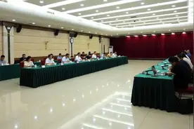 罗萍在参加“政企面对面”活动时指出：把红河文旅资源优势转化为发展优势图片