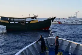 菲方3路挑衅，越南加快填海造岛，南海反包围开始，中方百船到位图片