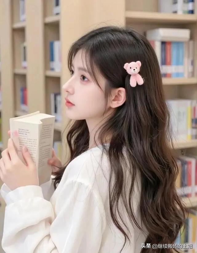 福建一校花，肤白貌美，大眼睛双眼皮，樱桃小嘴，太美了